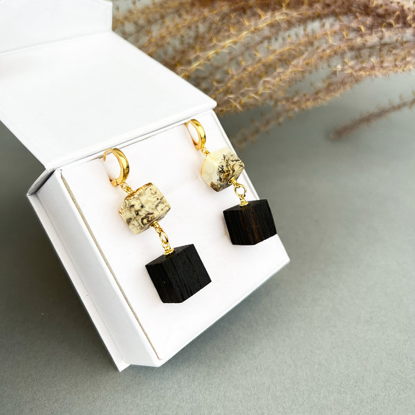 Medžio ir gintaro draugystė - Amby.lt