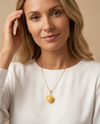 Amber pendant "Bellum gold"