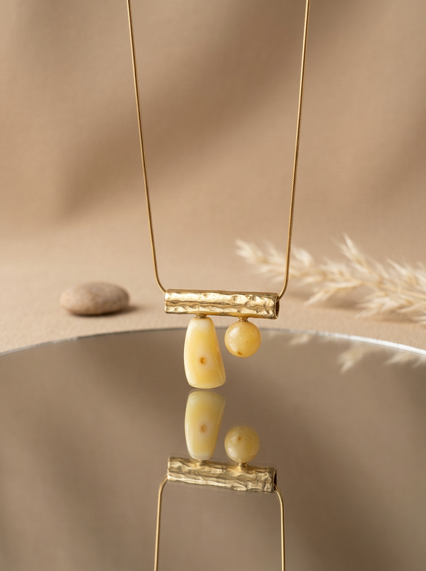 Amber pendant "Bellum gold"