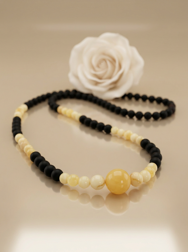 Gintaro vėrinys 71cm "Šokis"