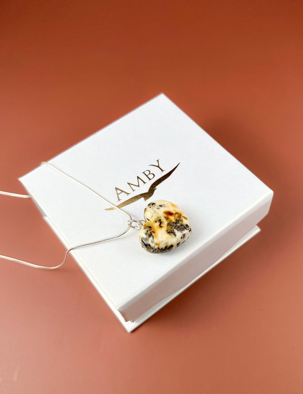 Gintaro širdis, sidabras 925 "Širdies šiluma"