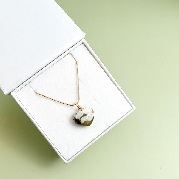 Gintaro širdis, auksuotas sidabras 925 "Baltas pavydas"