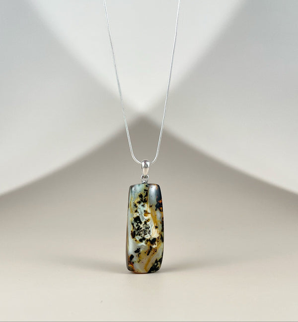 pakabukai su gintaru