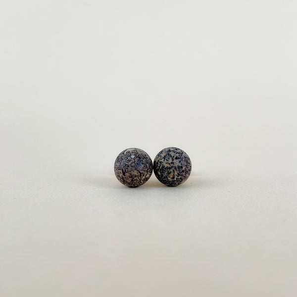 Neblizgaus gintaro auskarai vinukai 10mm skersmens, auksuotas sidabras 925 "Visata"