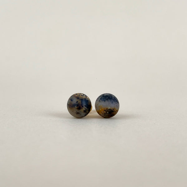 Neblizgaus gintaro auskarai vinukai 10mm skersmens, auksuotas sidabras 925 "Visata"