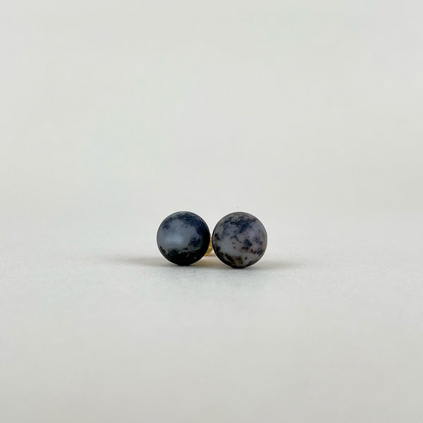 Neblizgaus gintaro auskarai vinukai 10mm skersmens, auksuotas sidabras 925 "Visata"