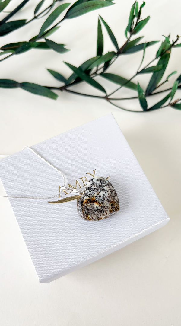 Gintaro širdis, sidabras 925 "Putpelinė širdis"