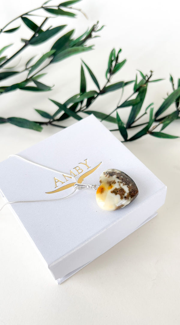 Gintaro širdis, sidabras 925 "Džiugi širdis"