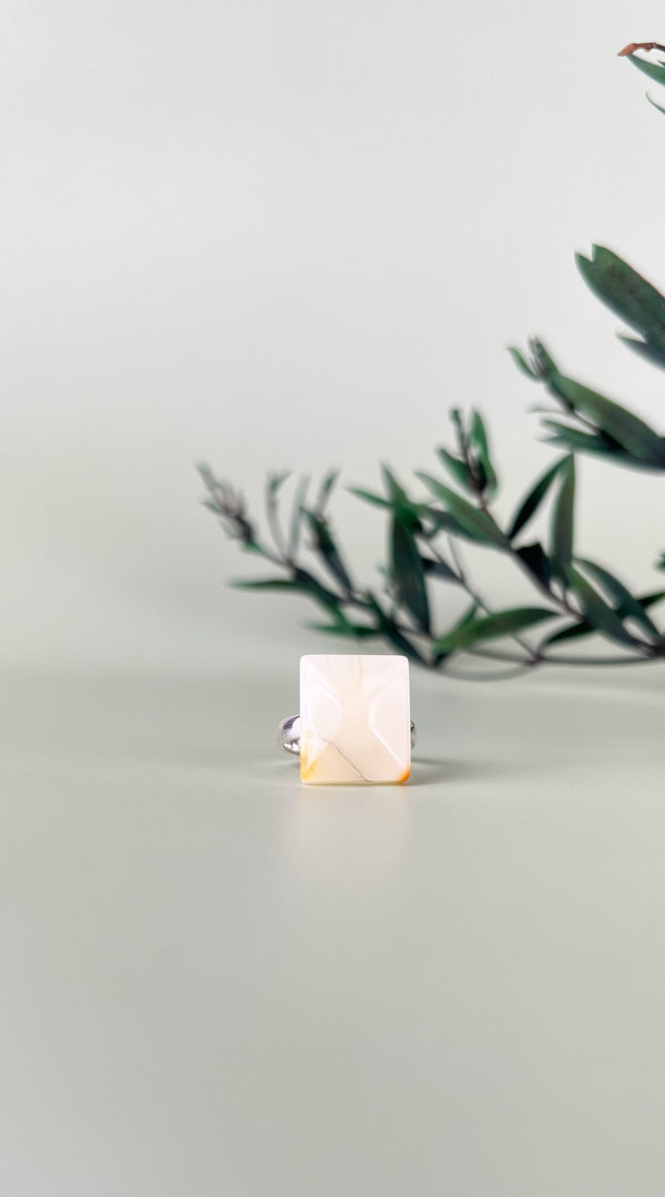 Gintaro žiedas, sidabras 925 "Baltas kvadratas"