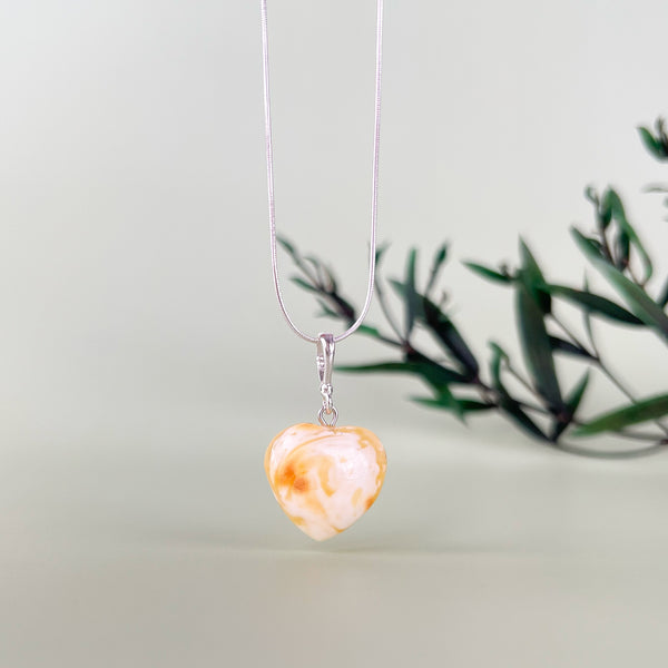 Gintaro širdis, sidabras 925 "Karališka meilė"