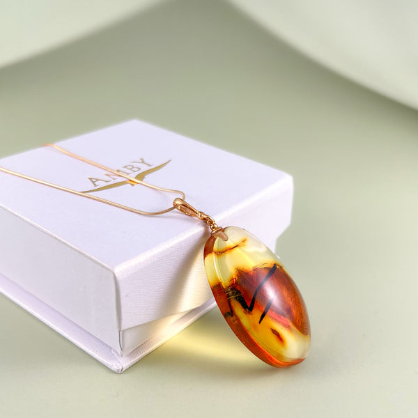 Gintarinis pakabukas, auksuotas sidabras 925 "Ugnelė"