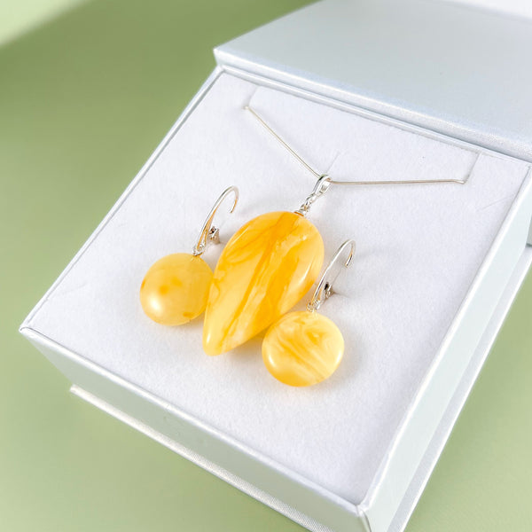 Gintaro rinkinys, sidabras 925 "Spinduliai"