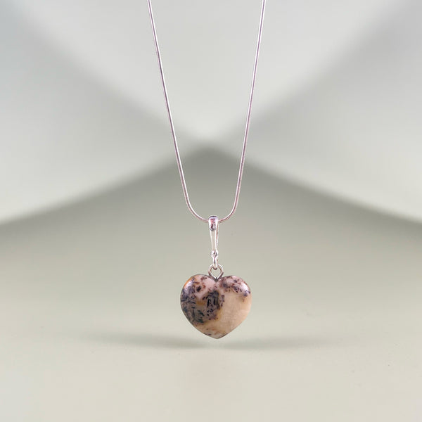 Gintaro širdis, sidabras 925 "Pilkutė"