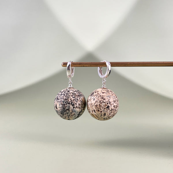 Gintaro auskarai, sidabras 925 "Smėlio Visata"