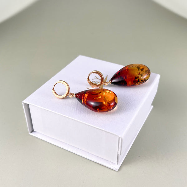 Gintaro auskarai, auksuotas sidabras 925 "Vyšnaitės žėručiai"