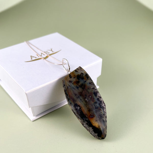 Gintaro pakabukas, sidabras 925 "Juodas margumas"