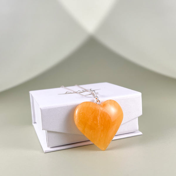 Gintaro pakabukas , sidabras 925 "Auksinė širdis"