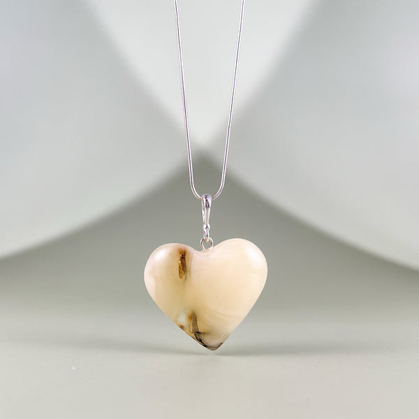 Gintaro pakabukas , sidabras 925 "Tu man svarbi"