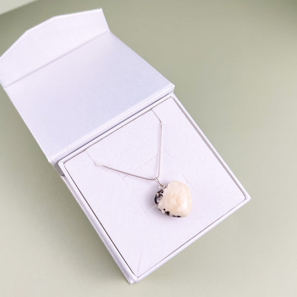 Gintaro širdis, sidabras 925 "Balta širdis"