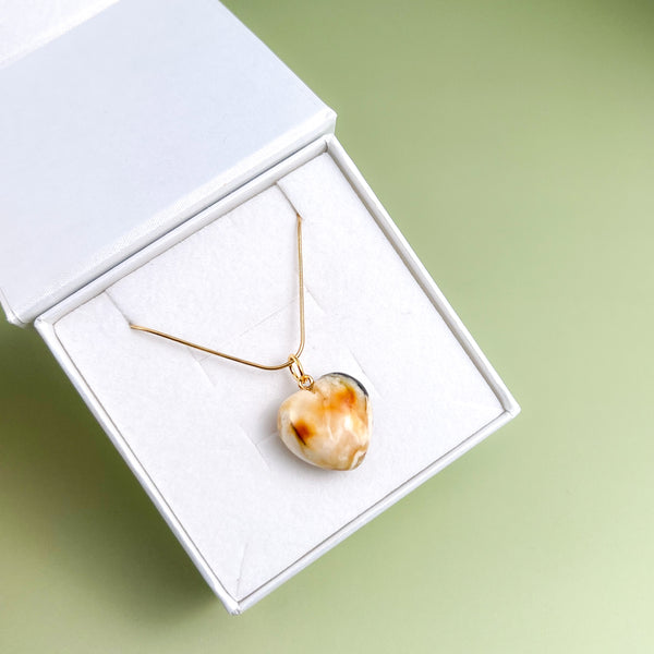 Gintaro širdis, auksuotas sidabras 925 "Smilgelė"