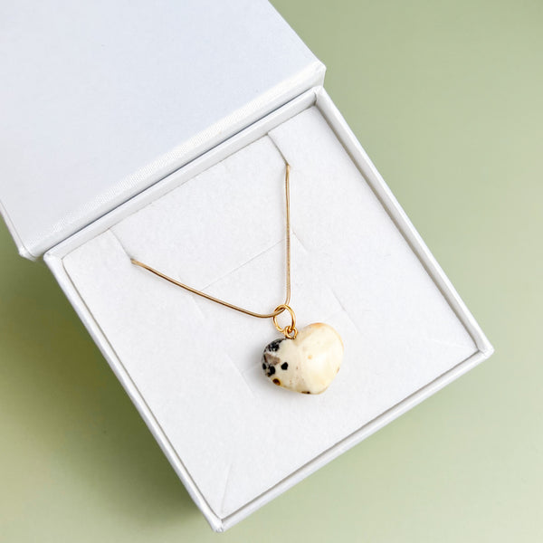 Gintaro širdis, auksuotas sidabras 925 "Balta meilė"