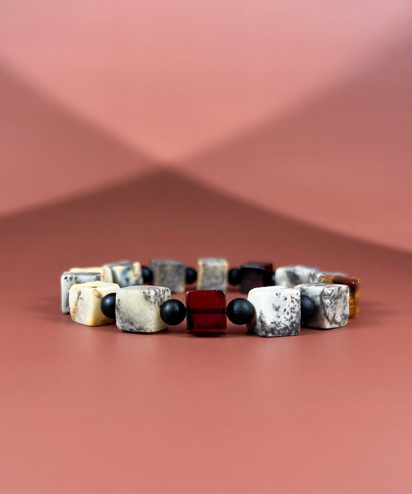 Gintaro apyrankė "Saulėlydžio kuba"