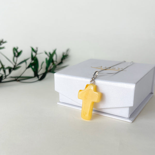 Geltonas gintaro kryželis , sidabras 925 "Malda"