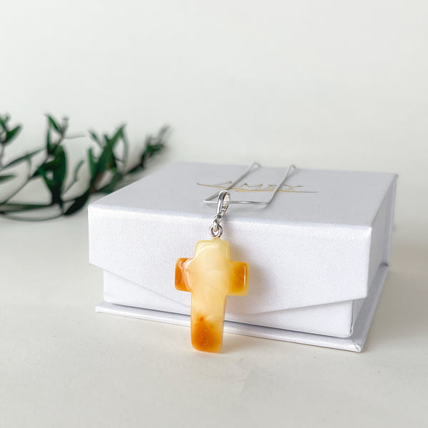 Geltonas gintaro kryželis , sidabras 925 "Ugnis"