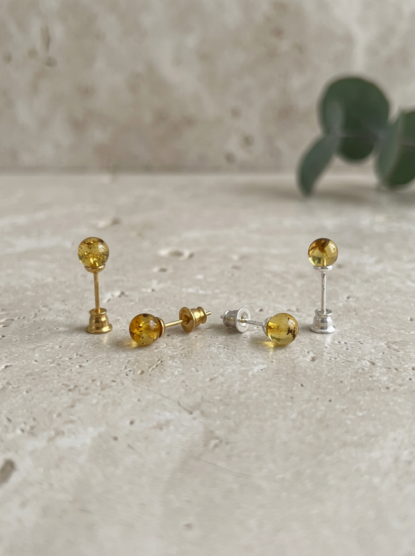 Samaniniai gintaro vinukai