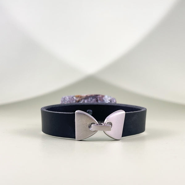 Gintaro apyrankė su oda "Kalnų šauksmas"