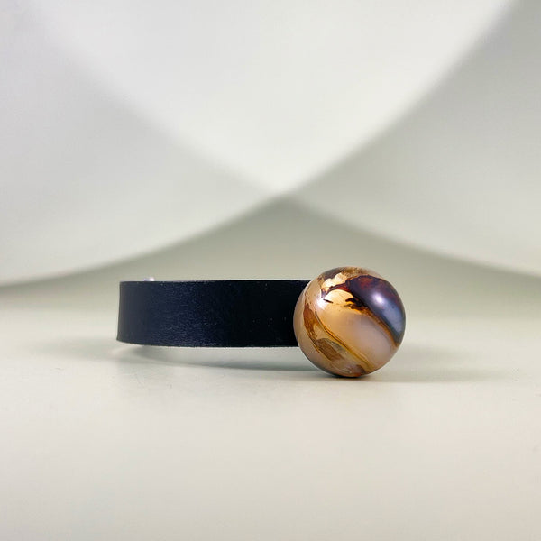 Gintaro apyrankė su oda "Žalsvas rūkas"