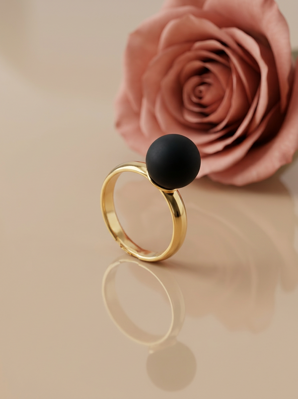 Bellum gold žiedas su juodu neblizgiu gintaru, sidabras arba auksuotas sidabras 925