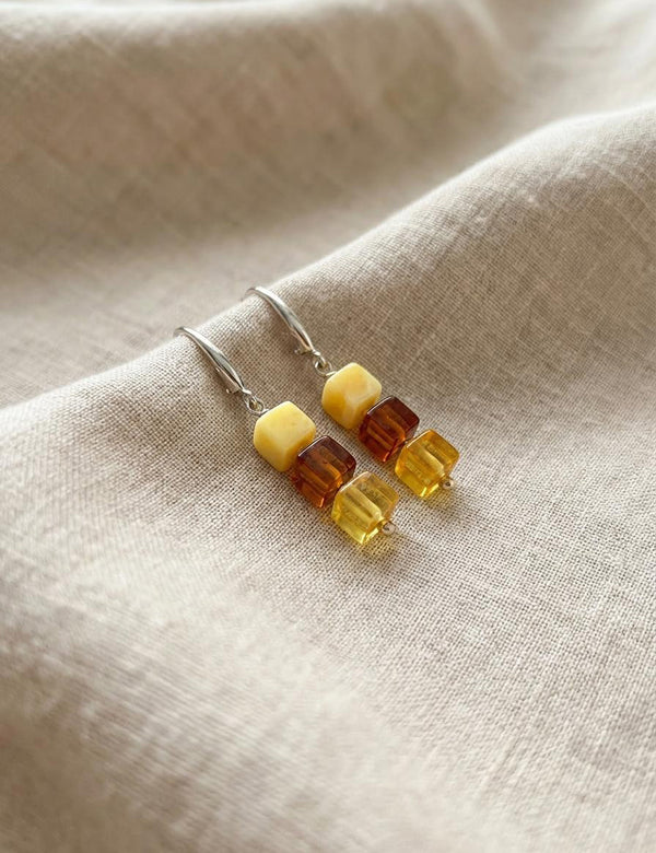 Gintaro auskarai, sidabras 925 "Tyli elegancija"