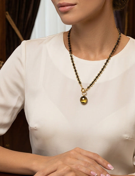 facetuotas gintaro verinys