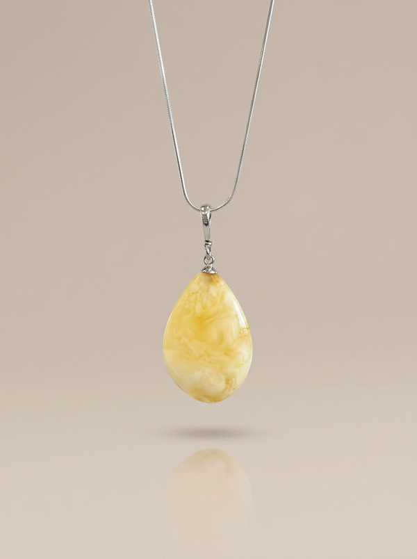 geltonas gintaro pakabukas