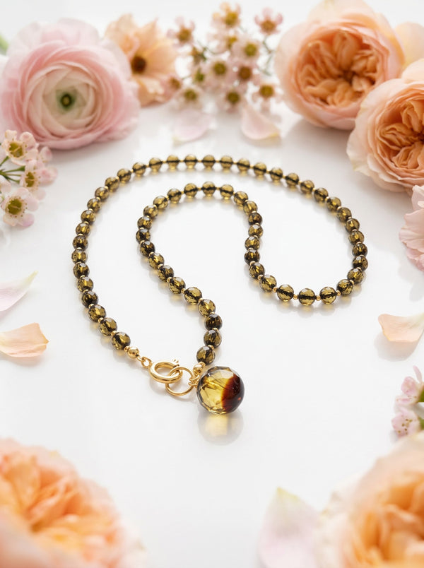 facetuotas gintaro verinys