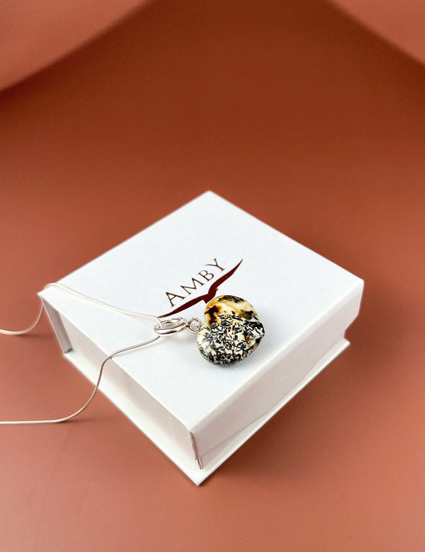 Gintaro širdis, sidabras 925 "Atsiminimai"