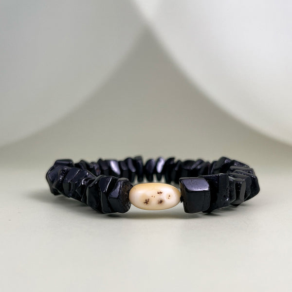 Black amber bracelet "Cube"