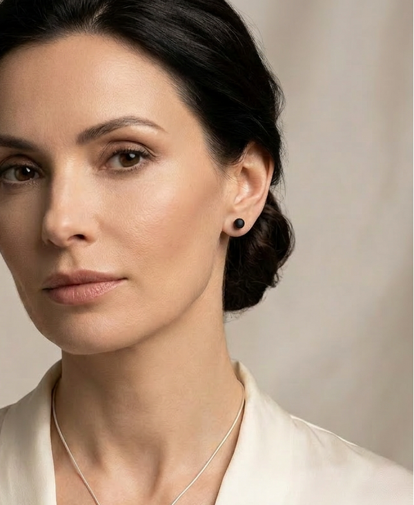 juodas_neblizgus_gintaras_pakabukas_ir_auskarai