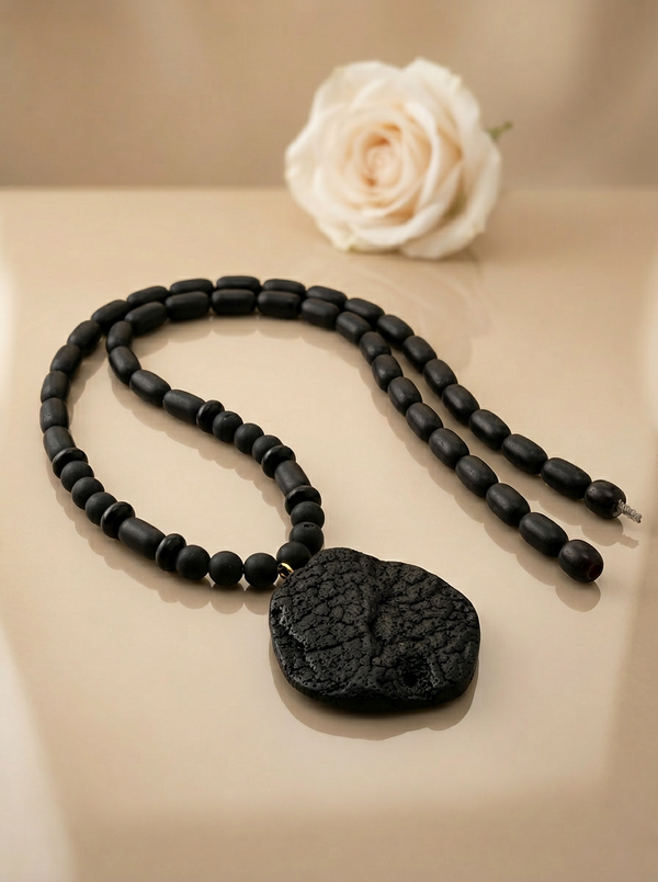 juodasgintaroverinys_f4b6f115-e158-4236-89a0-452fca13ddf9