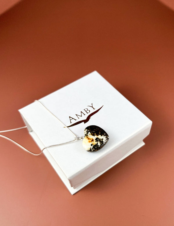 Gintaro širdis, sidabras 925 "Laiminga meilė"