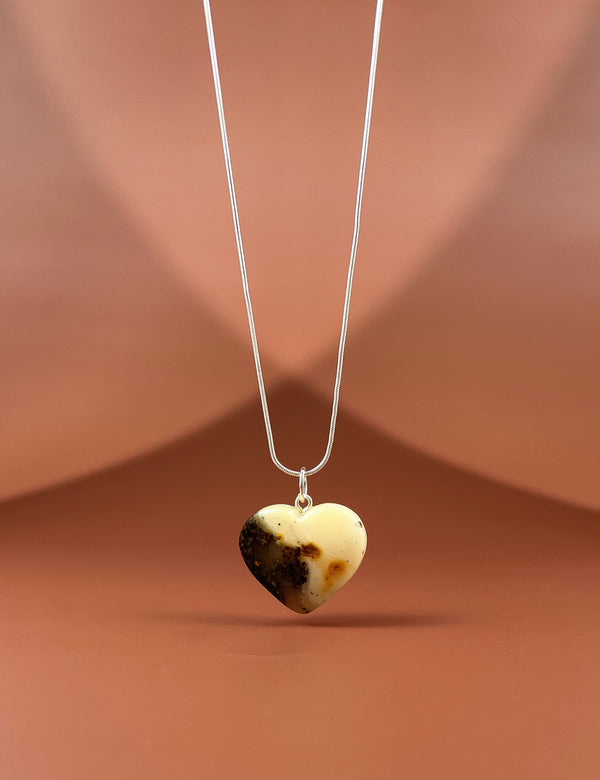 Gintaro širdis, sidabras 925 "Visapusiška"