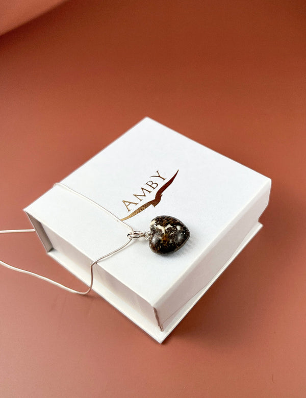 Gintaro širdis, sidabras 925 "Intriga"