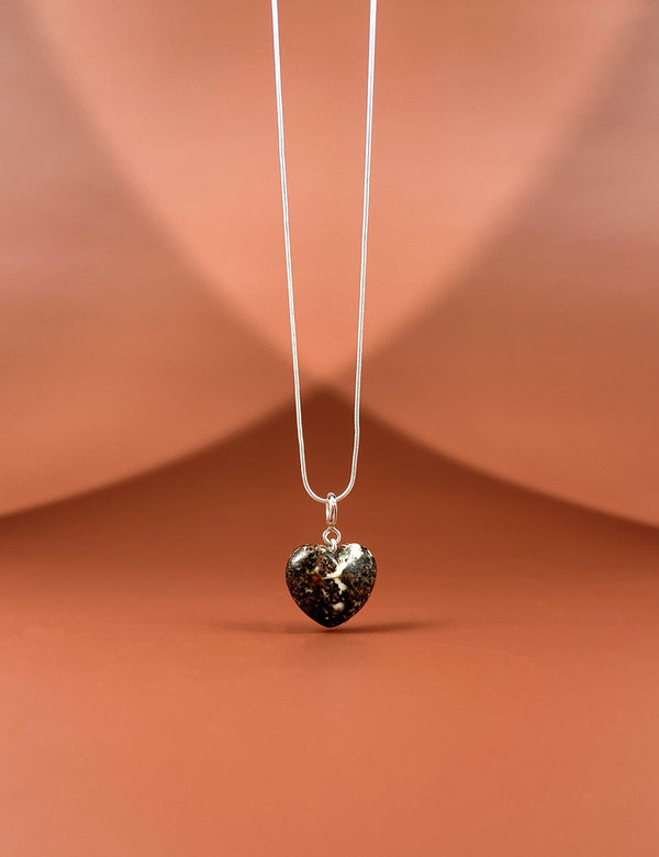 Gintaro širdis, sidabras 925 "Intriga"