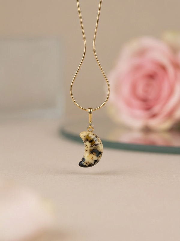 pakabukasmenulioformosgintarinis