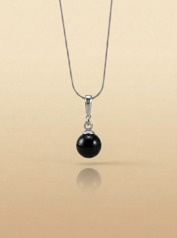 sidabro_blizgus_juodas gintaro pakabukas