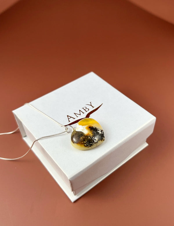 Gintaro širdis, sidabras 925 "Švelni meilė"