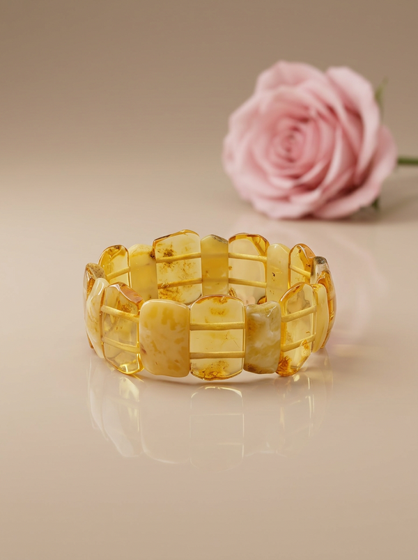 skaidriapyrankesukaraliskugintaru