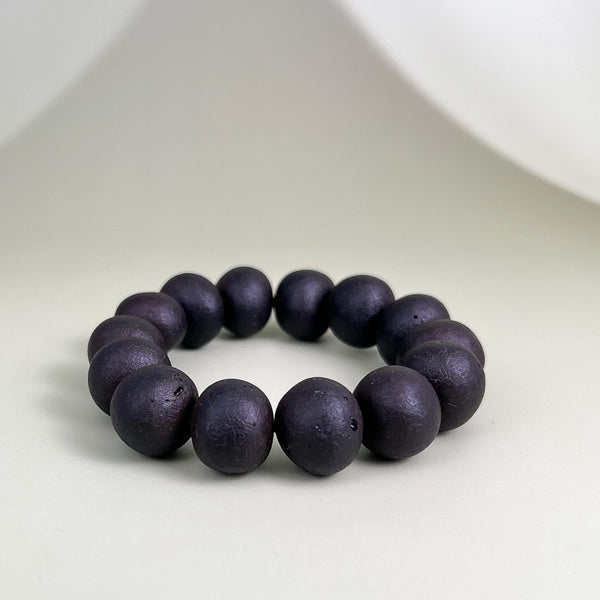 Matte amber bracelet "Black boulders"