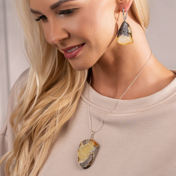 Gintaro rinkinys, sidabras 925 "Svaigi gelmė"